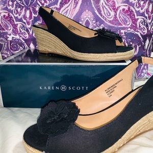 Karen Scott black wedges with black flower